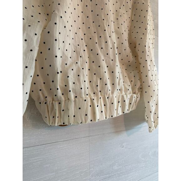 Cropped wrap blouse, polka dot detail - Picture 4 of 4